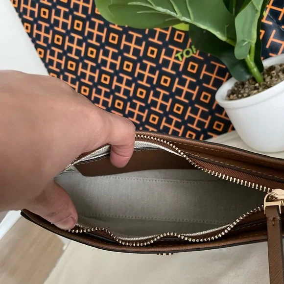 NWT , tory burch Emerson brown shoulder bag moose 150258 - Picture 8 of 15